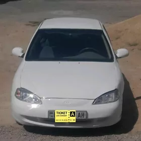 Hyundai Elantra 2000