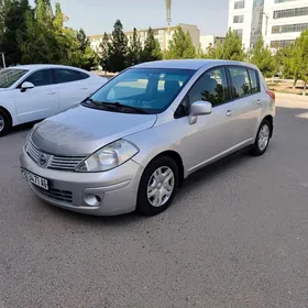 Nissan Versa 2011