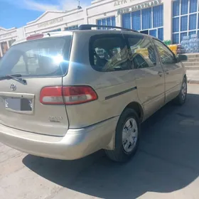 Toyota Sienna 2002