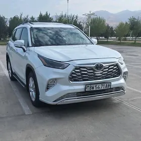 Toyota Highlander 2022