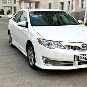 Toyota Camry 2014