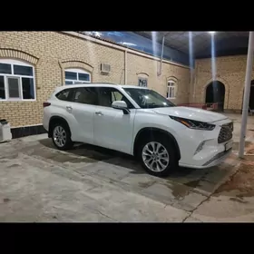 Toyota Highlander 2020