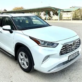 Toyota Highlander 2021