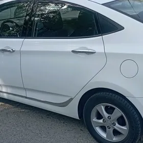 Hyundai Accent 2014