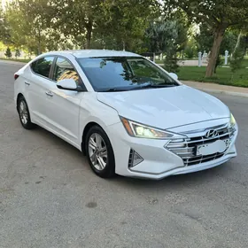 Hyundai Elantra 2019