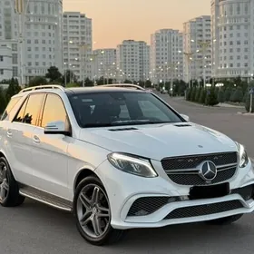 Mercedes-Benz GLE-Class 2015