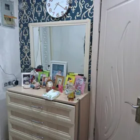 комод