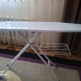 гладилная стол