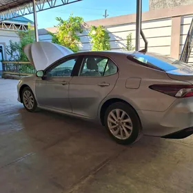 Toyota Camry 2024