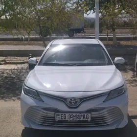 Toyota Camry Hybrid 2021