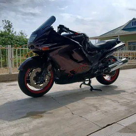 Yamaha Artistic 2005