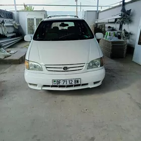 Toyota Sienna 2003