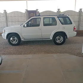 Infiniti QX4 2000