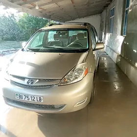 Toyota Sienna 2008