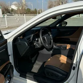 Lexus ES 350 2022