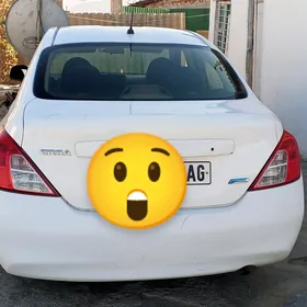 Nissan Versa 2011