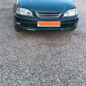 Toyota Avensis 1998