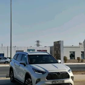 Toyota Highlander 2022