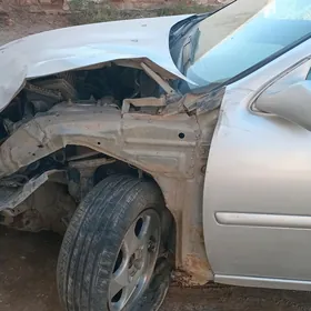 Nissan Altima 2000