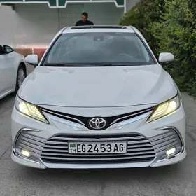 Toyota Camry 2018