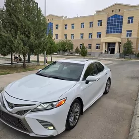 Toyota Camry 2018