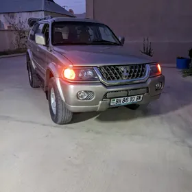 Mitsubishi Montero Sport 2002