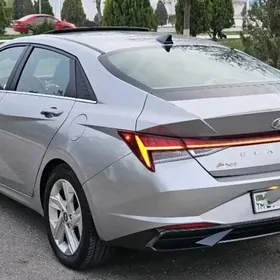 Hyundai Elantra 2021