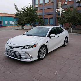 Toyota Camry 2020