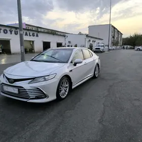 Toyota Camry 2018