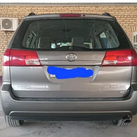 Toyota Sienna 2005