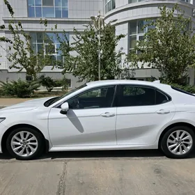 Toyota Camry 2022