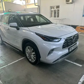 Toyota Highlander 2022