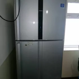 Holodilnik Hitachi