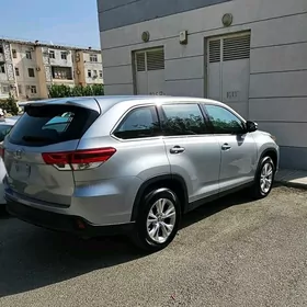 Toyota Highlander 2019