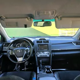 Toyota Camry 2014