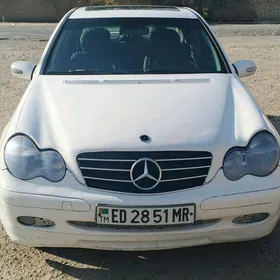 Mercedes-Benz C320 2004