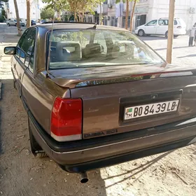 Opel Omega 1986