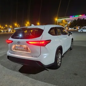 Toyota Highlander 2022