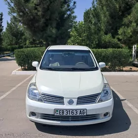 Nissan Tiida 2008