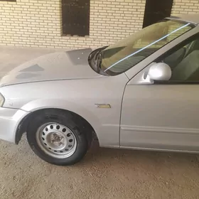 Mazda 323 2000