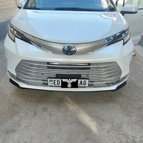Toyota Sienna 2022