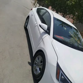 Hyundai Elantra 2020