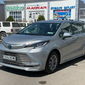 Toyota Sienna 2022