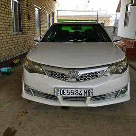 Toyota Camry 2014