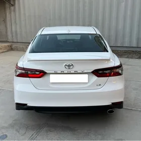Toyota Camry 2021