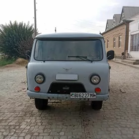 UAZ Profi 2000
