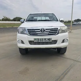 Toyota Hilux 2013