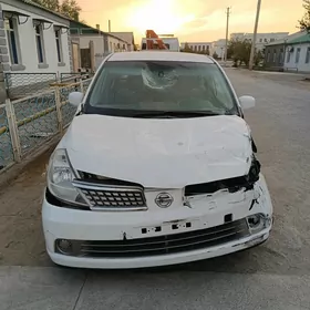 Nissan Tiida 2006