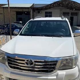 Toyota Hilux 2014