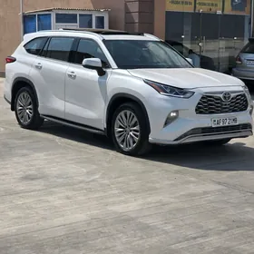Toyota Highlander 2022